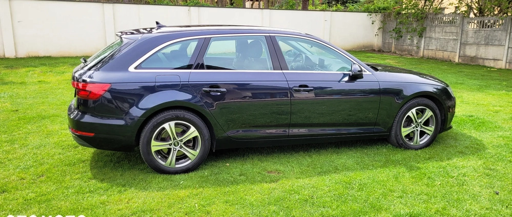 Audi A4 cena 65000 przebieg: 207000, rok produkcji 2016 z Gorlice małe 326